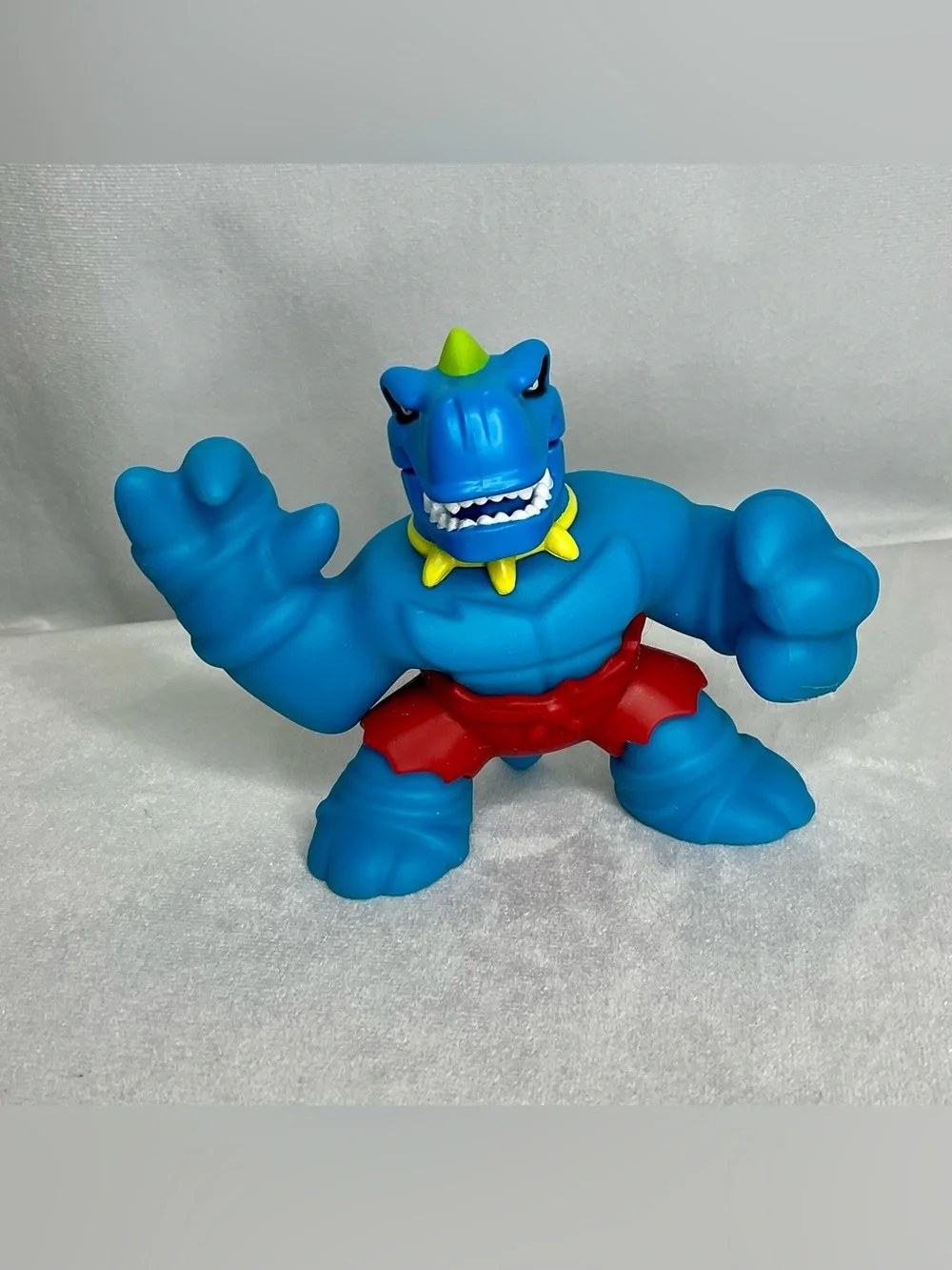 Hereos of Goo Jit Zu Dino Power T-Rex Tyro Chomp